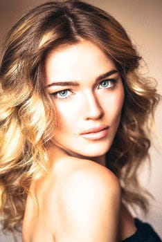 Helpful tips for gracefully growing out blonde hair to gorgeous ombre